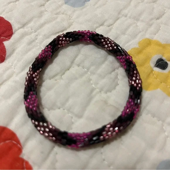 BRACELET Beaded Purple Pink Gold Size: Small - Medium Fits if You Like Snug - Picture 2 of 6